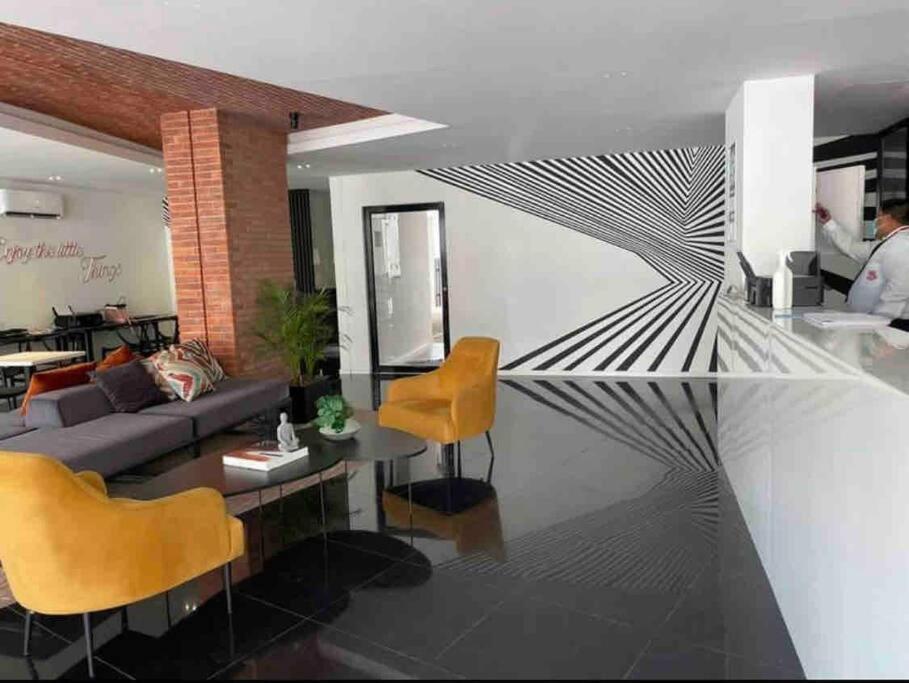 Estudio En La Zona Mas Bonita De Santa Cruz Santa Cruz de La Sierra Exterior foto